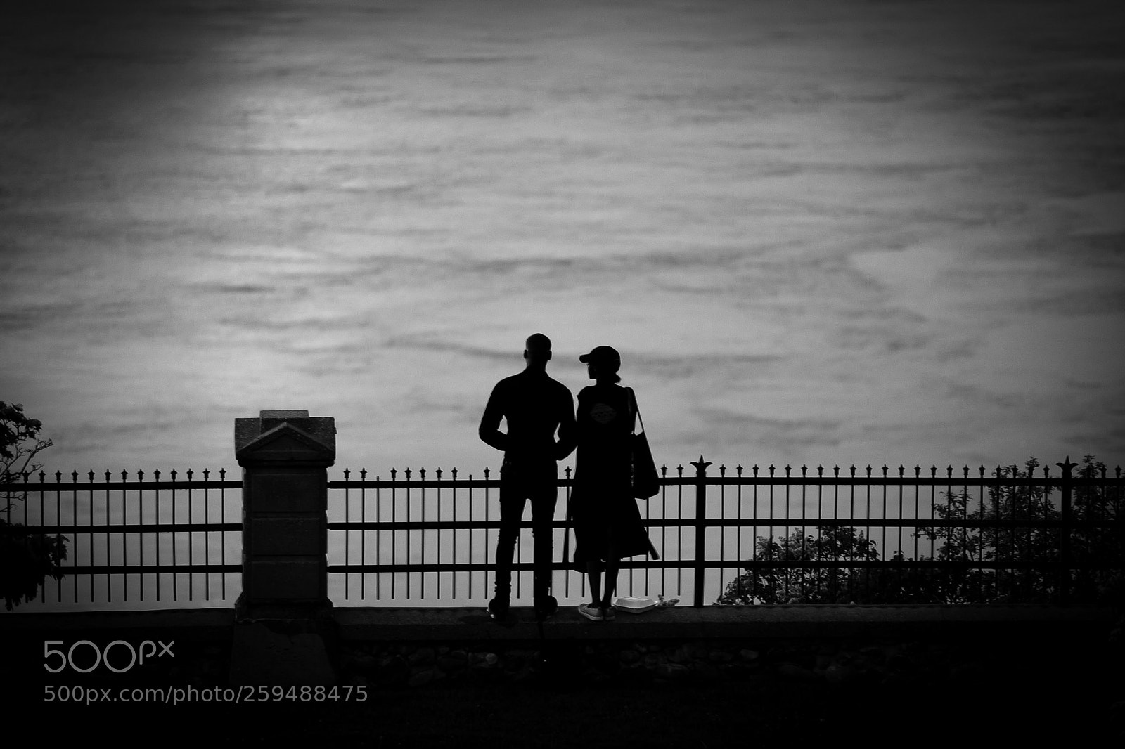 Canon EOS 5D Mark II sample photo. Lovers photography
