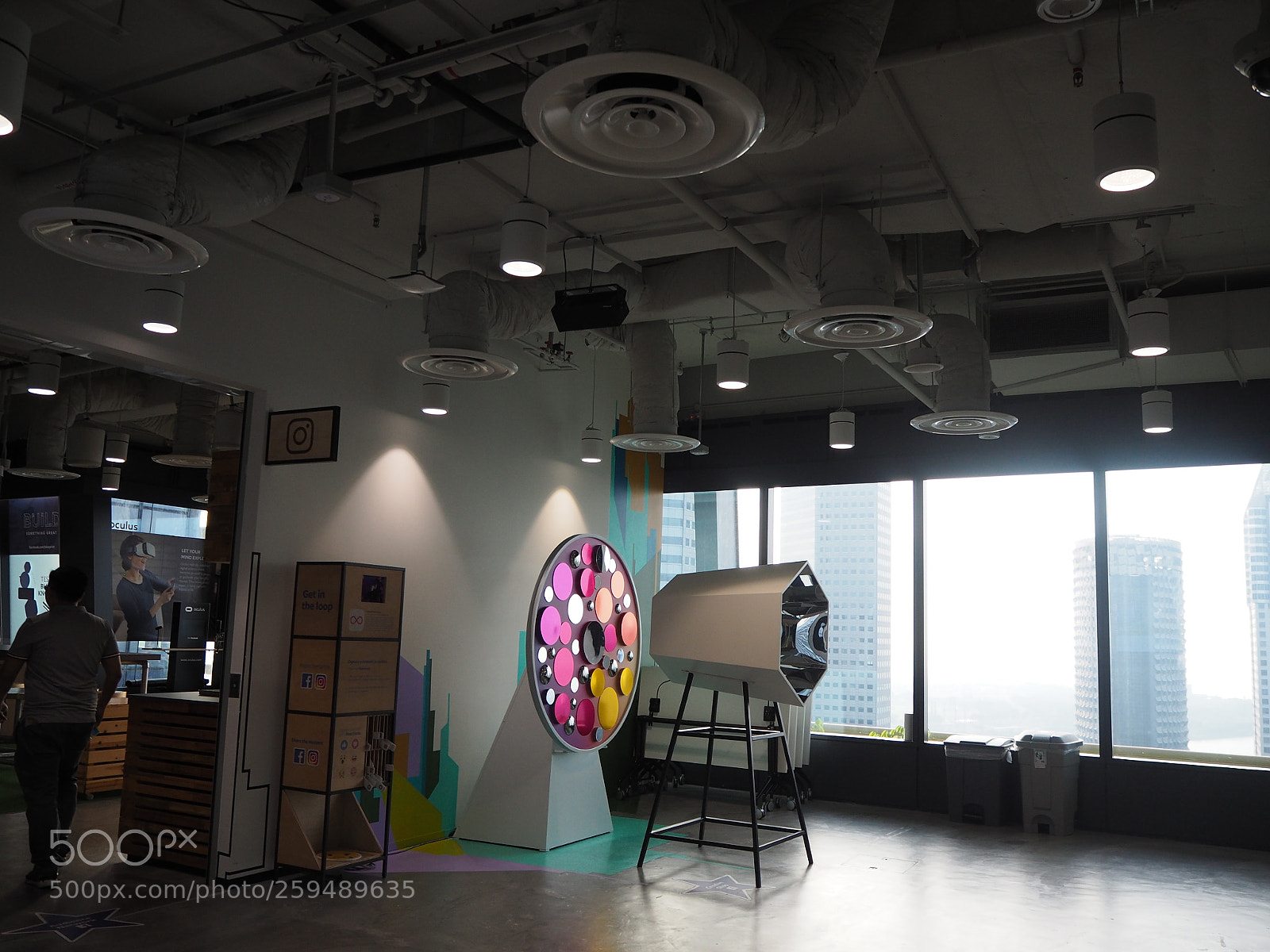 Olympus OM-D E-M10 II sample photo. Facebook hq, singapore photography