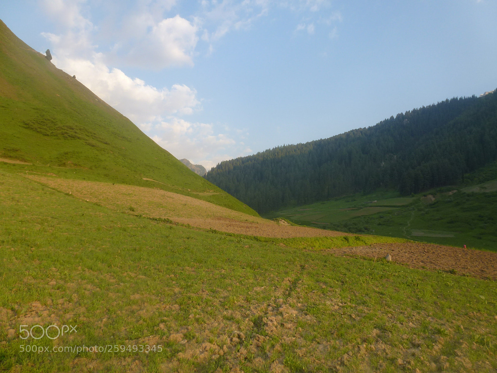 Panasonic Lumix DMC-ZS10 (Lumix DMC-TZ20 / Lumix DMC-TZ22) sample photo. Valley photography