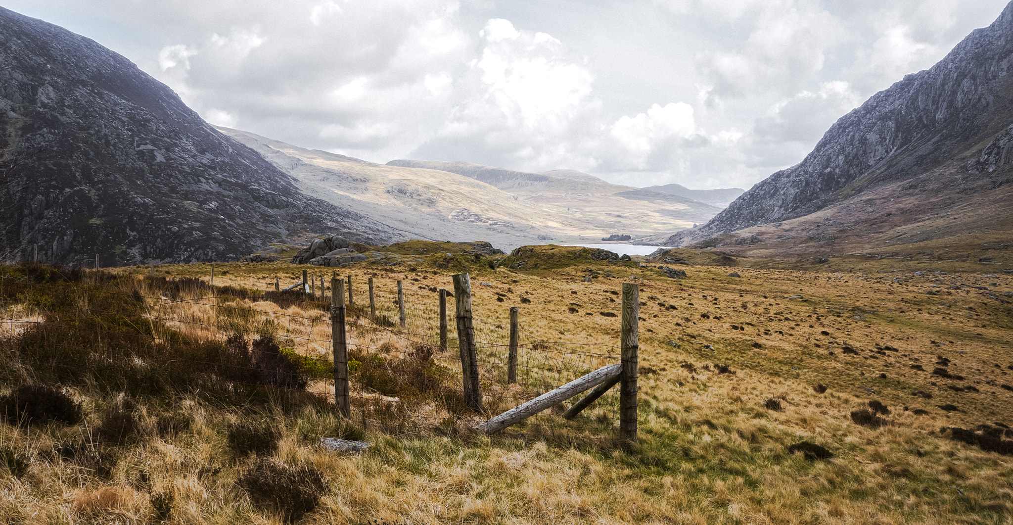 Sony Alpha NEX-5N sample photo. Somewhere in snowdonia photography