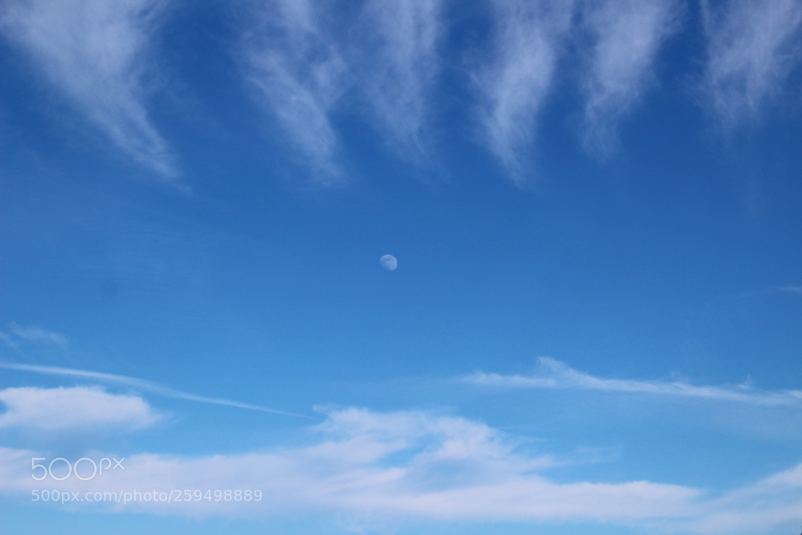 Canon EOS 100D (EOS Rebel SL1 / EOS Kiss X7) sample photo. Moon and clouds photography
