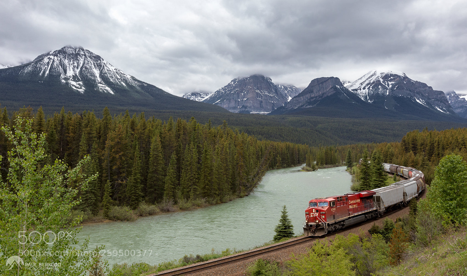 Canon EOS 5D Mark IV sample photo. Morant's curve near lake photography