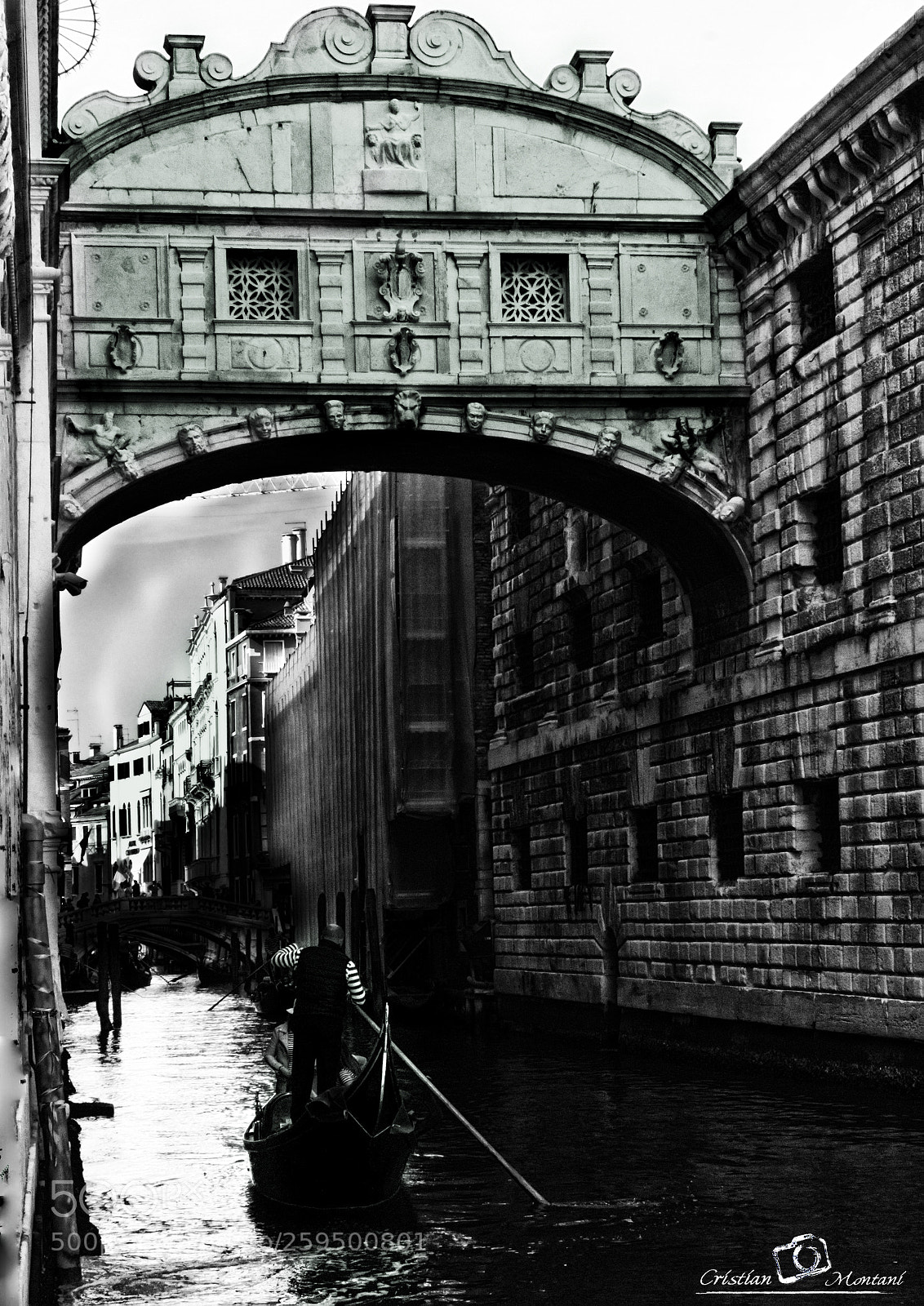 Canon EOS 1300D (EOS Rebel T6 / EOS Kiss X80) sample photo. B&w venice photography