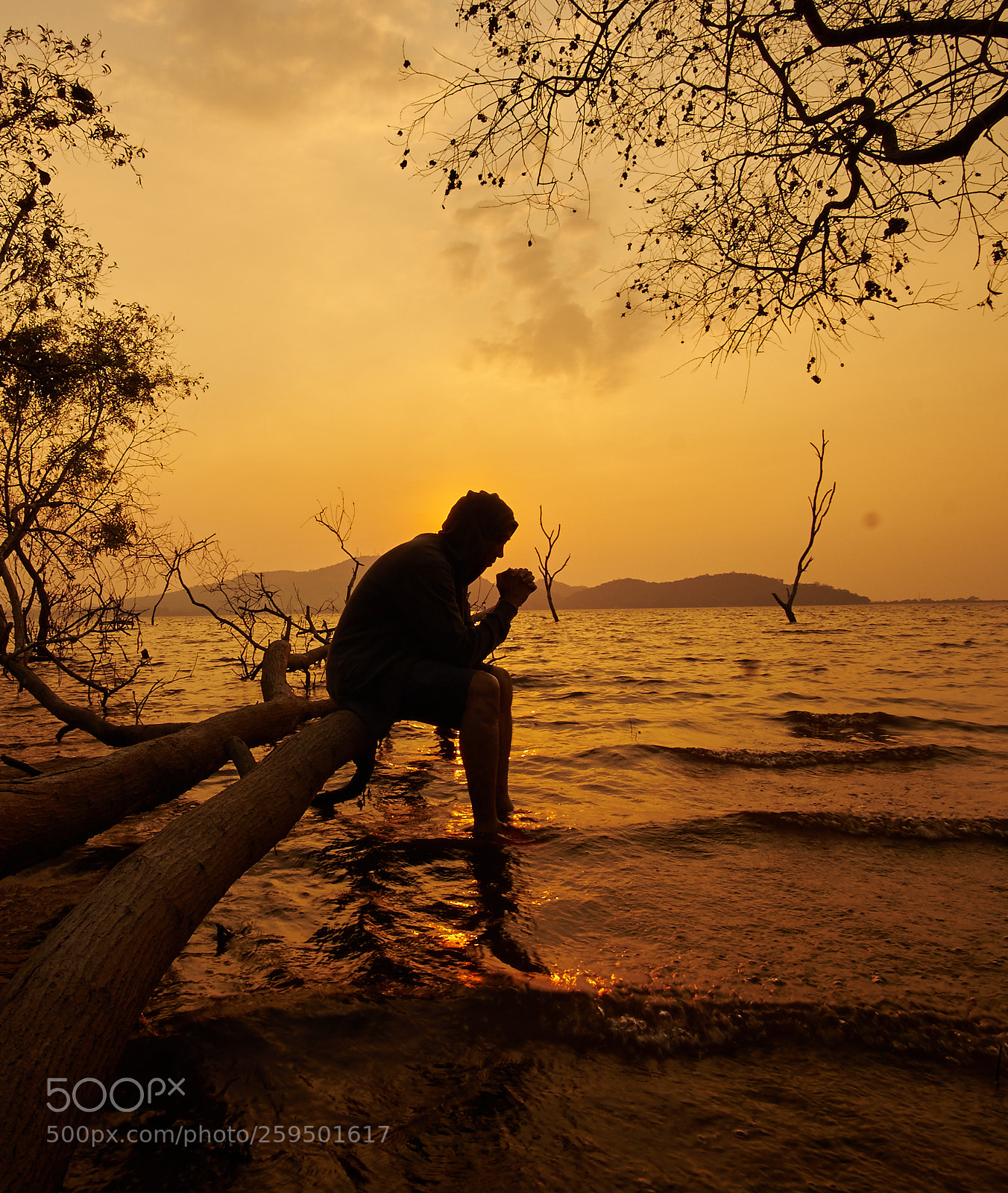 Sony a7 II sample photo. Man praying photography