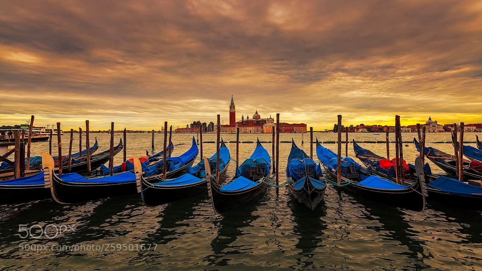 Canon EOS 5D Mark II sample photo. Venice skyline photography