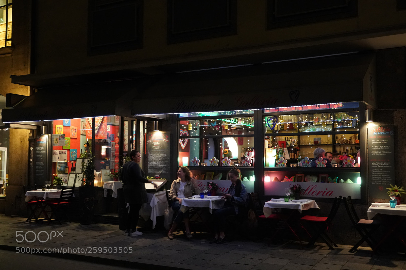 Sony a9 sample photo. 街边的餐馆 photography