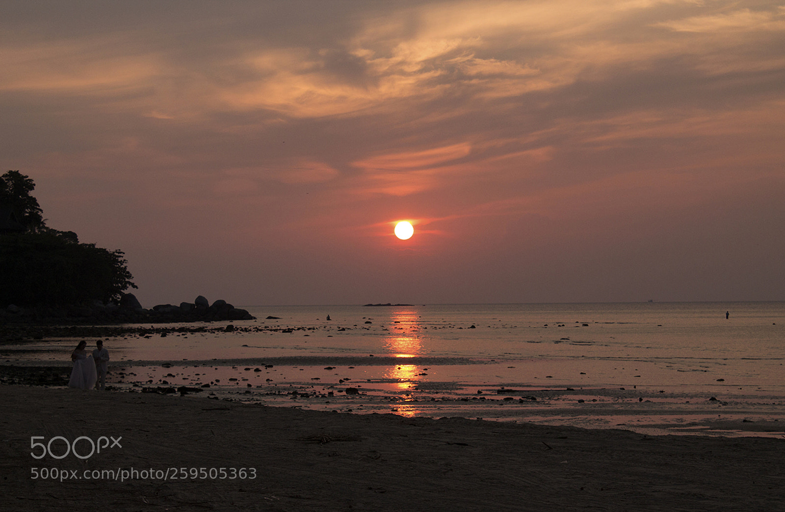 Canon EOS 1100D (EOS Rebel T3 / EOS Kiss X50) sample photo. Lovers' sunset photography