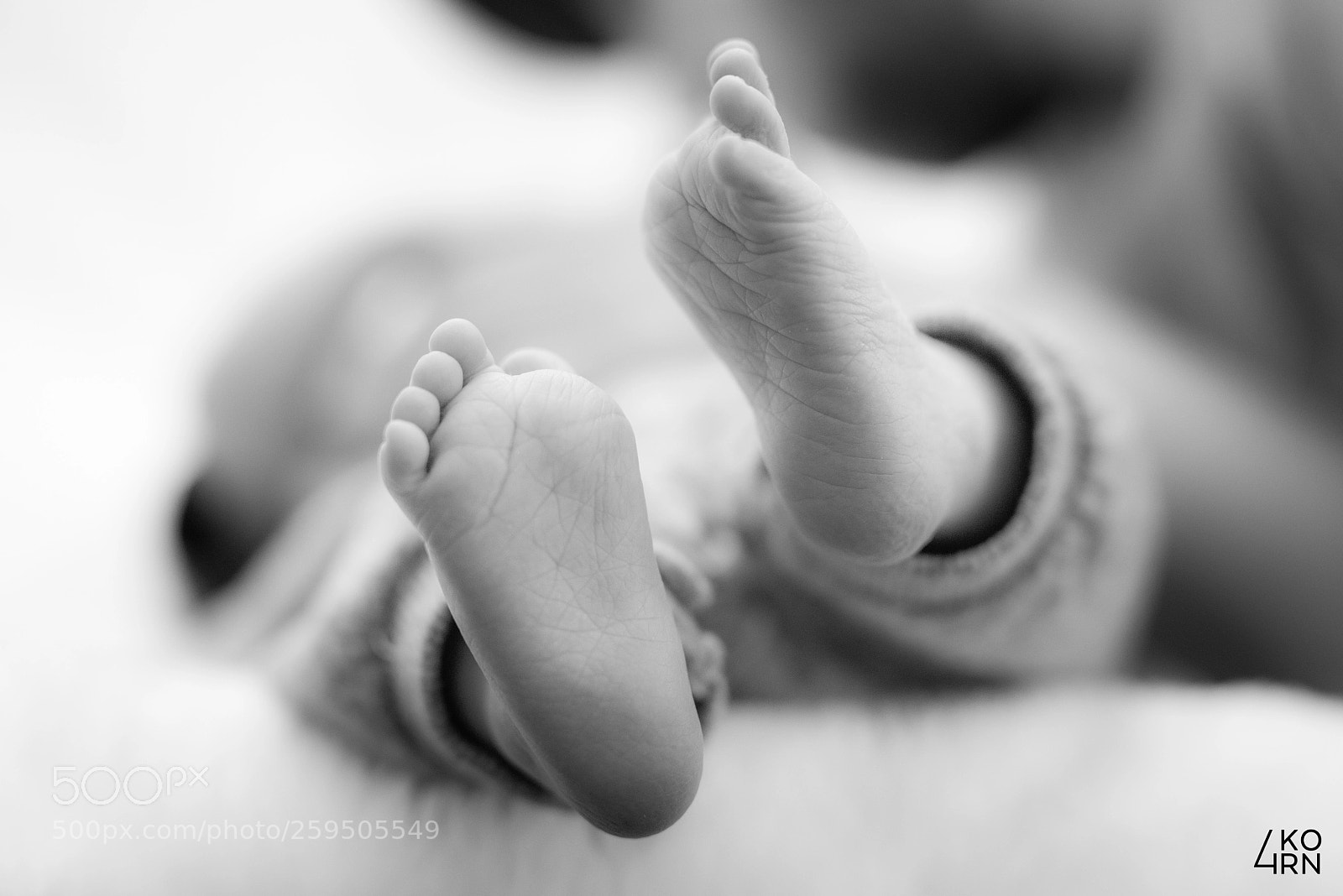 Canon EOS 5D Mark IV sample photo. My little feet @ baby photography