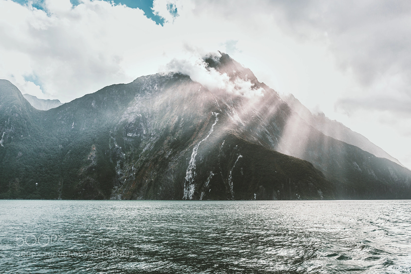 Canon EOS 5D Mark II sample photo. Milford sound lights photography