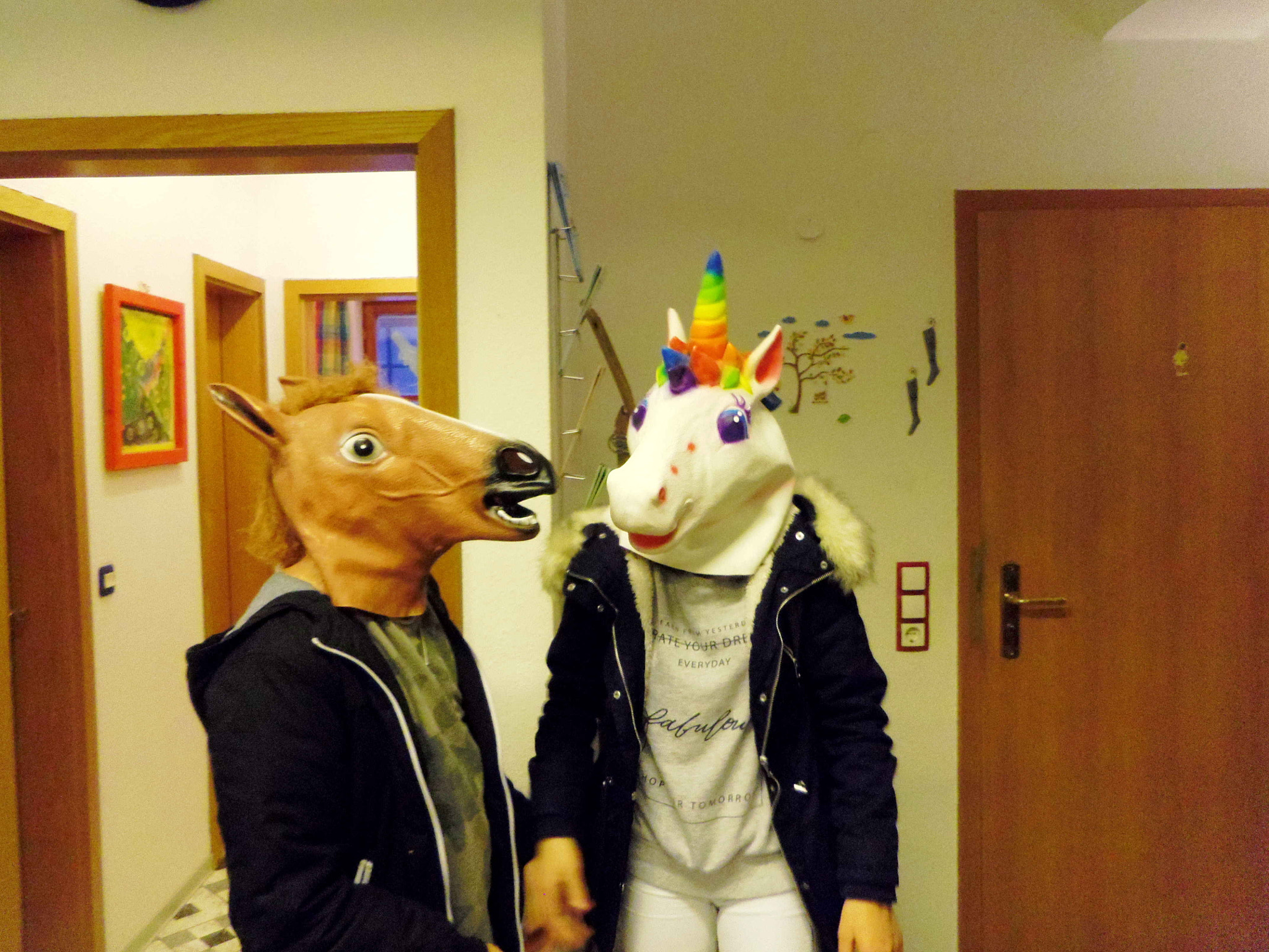 Pentax Optio S1 sample photo. Ein pferd und ein einhorn haben gleich mathe. photography