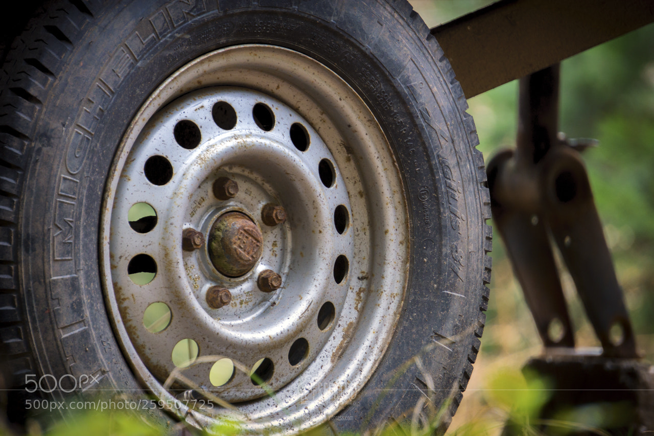 Sony a6000 sample photo. The wheel in the photography
