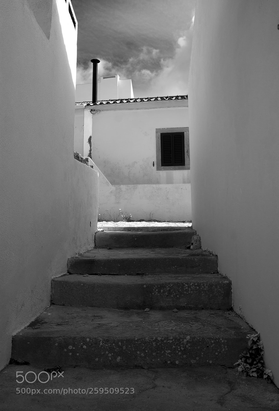 Sony Alpha DSLR-A100 sample photo. The stairs and the photography