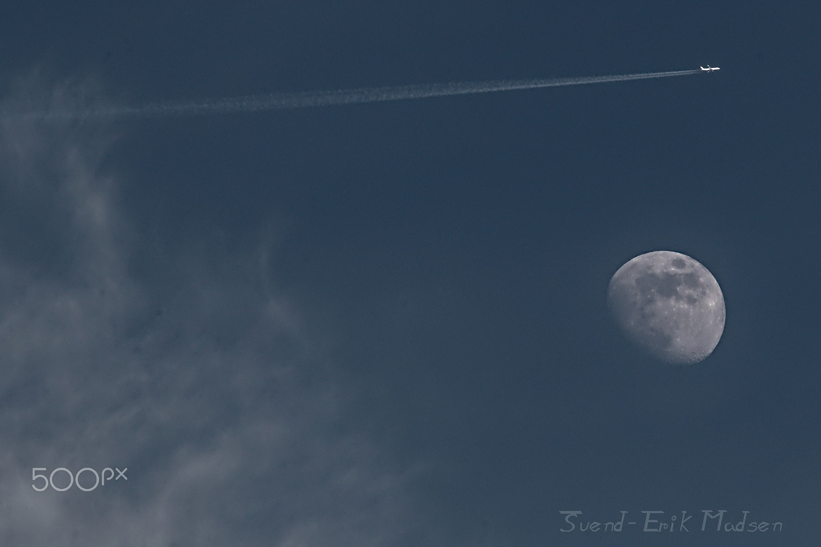 Canon EOS-1D Mark IV + Canon EF 300mm F4L IS USM sample photo. Fly me to the moon photography
