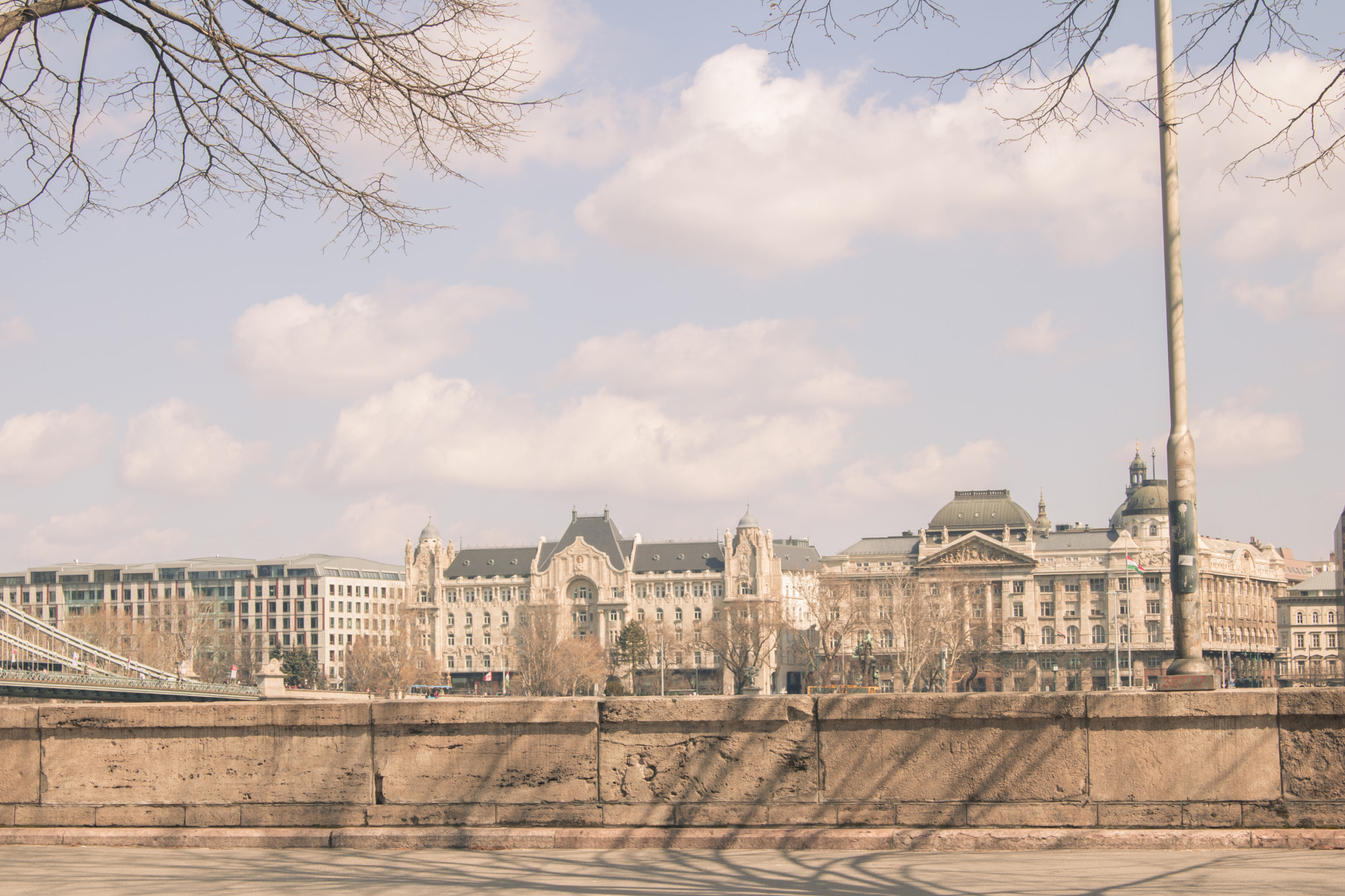 Canon EOS 750D (EOS Rebel T6i / EOS Kiss X8i) sample photo. Budapest and shadows photography