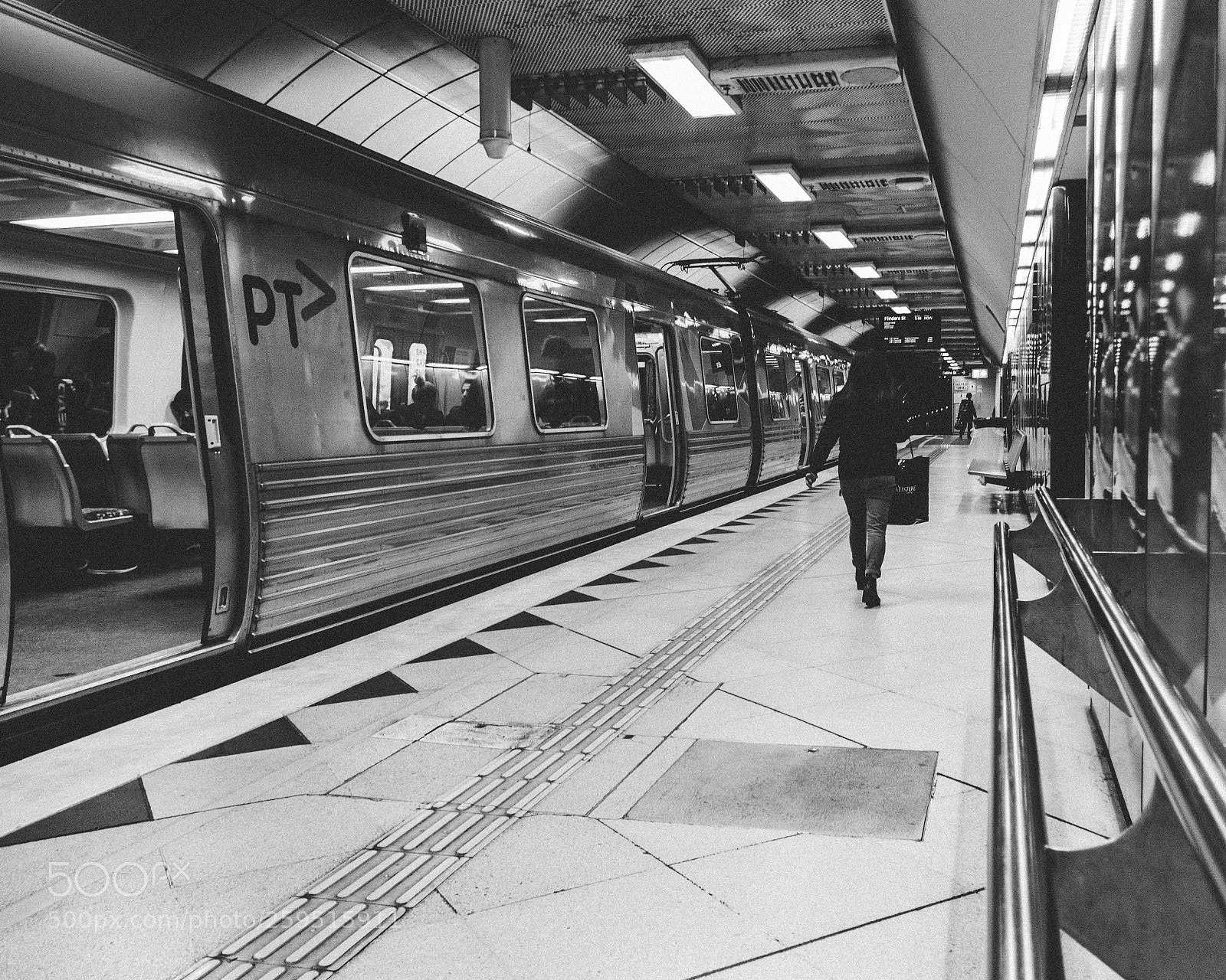 Canon EOS 80D sample photo. Parliament station photography