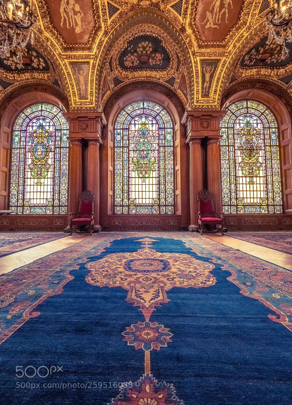 Olympus OM-D E-M1 Mark II sample photo. Masterpiece of glass photography