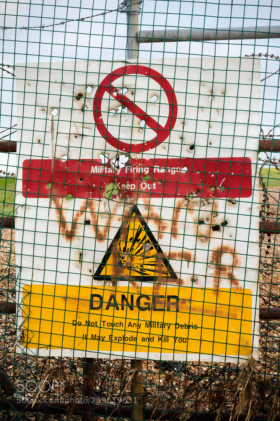 Canon EOS 7D Mark II sample photo. Mod warning signs at photography