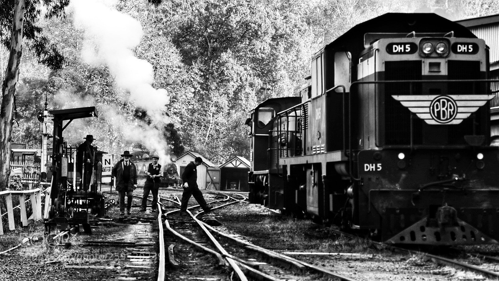 Canon EOS M3 sample photo. Rail workers photography