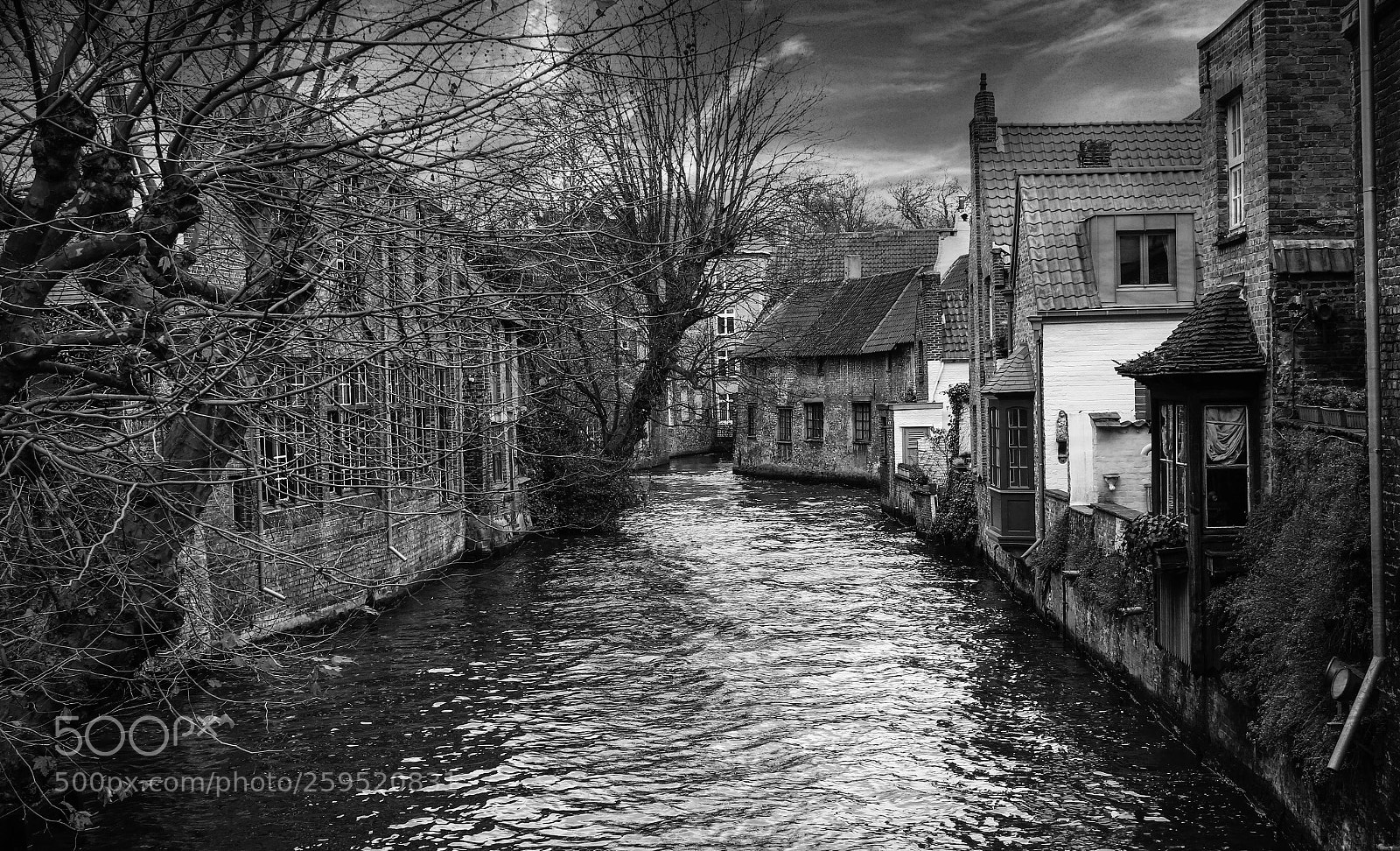 Canon EOS 550D (EOS Rebel T2i / EOS Kiss X4) sample photo. Bruges city and canal photography