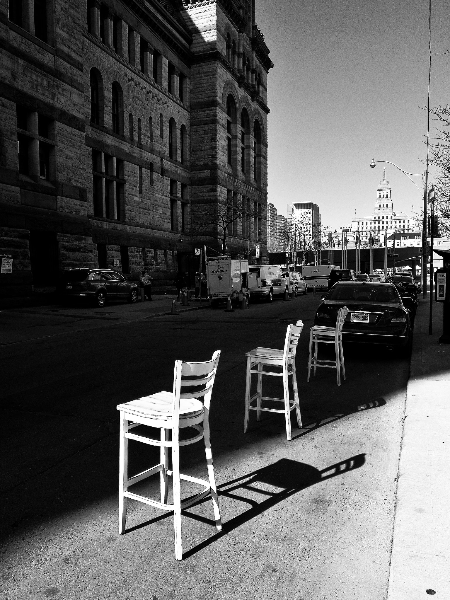 HUAWEI Mate 8 sample photo. White chairs on the street photography