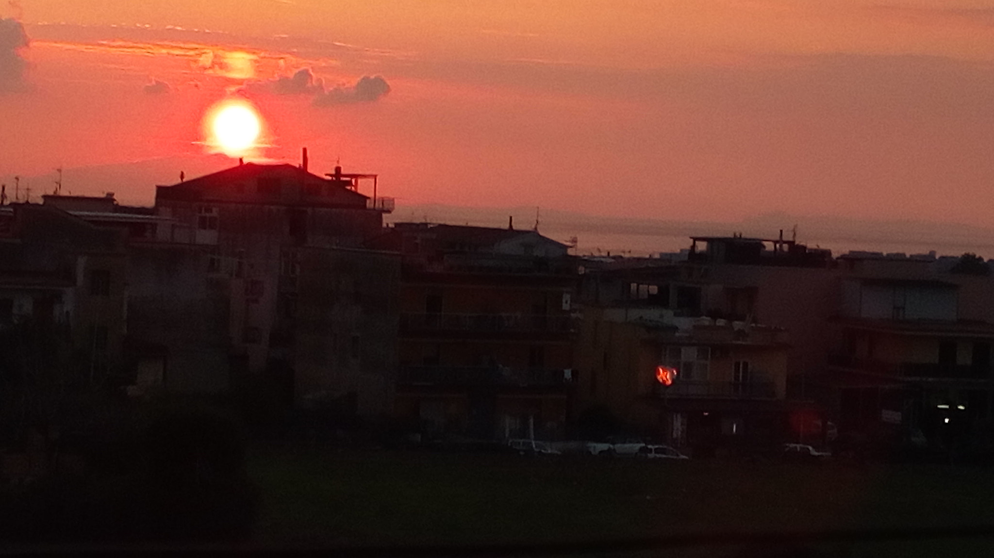 HUAWEI Y6 a! Compact sample photo. Red photography