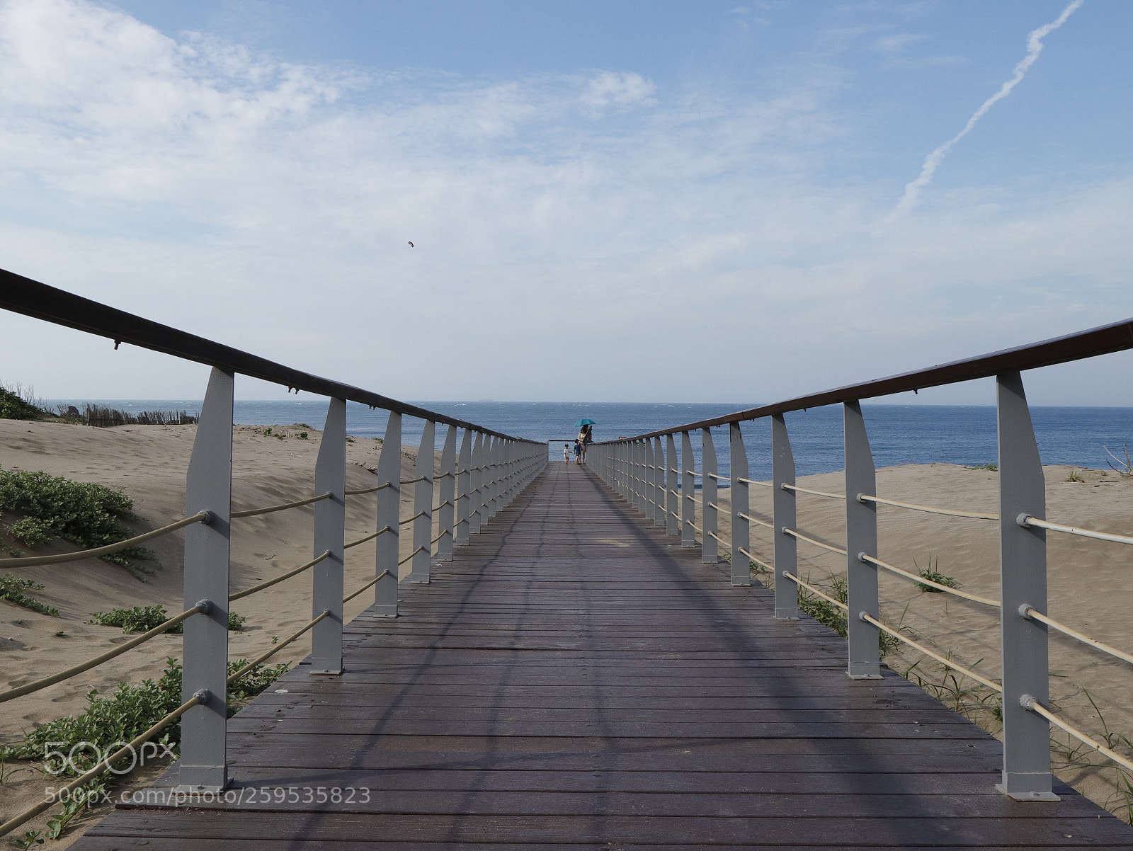 Canon EOS 77D (EOS 9000D / EOS 770D) sample photo. To the ocean  photography