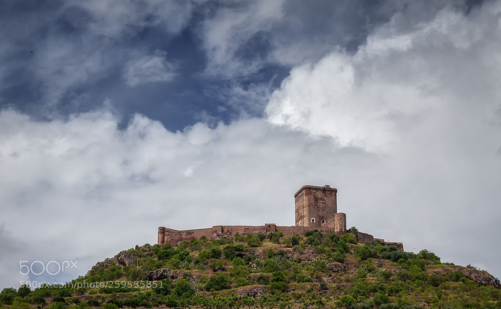 Canon EOS 50D sample photo. Rozando las nubes photography