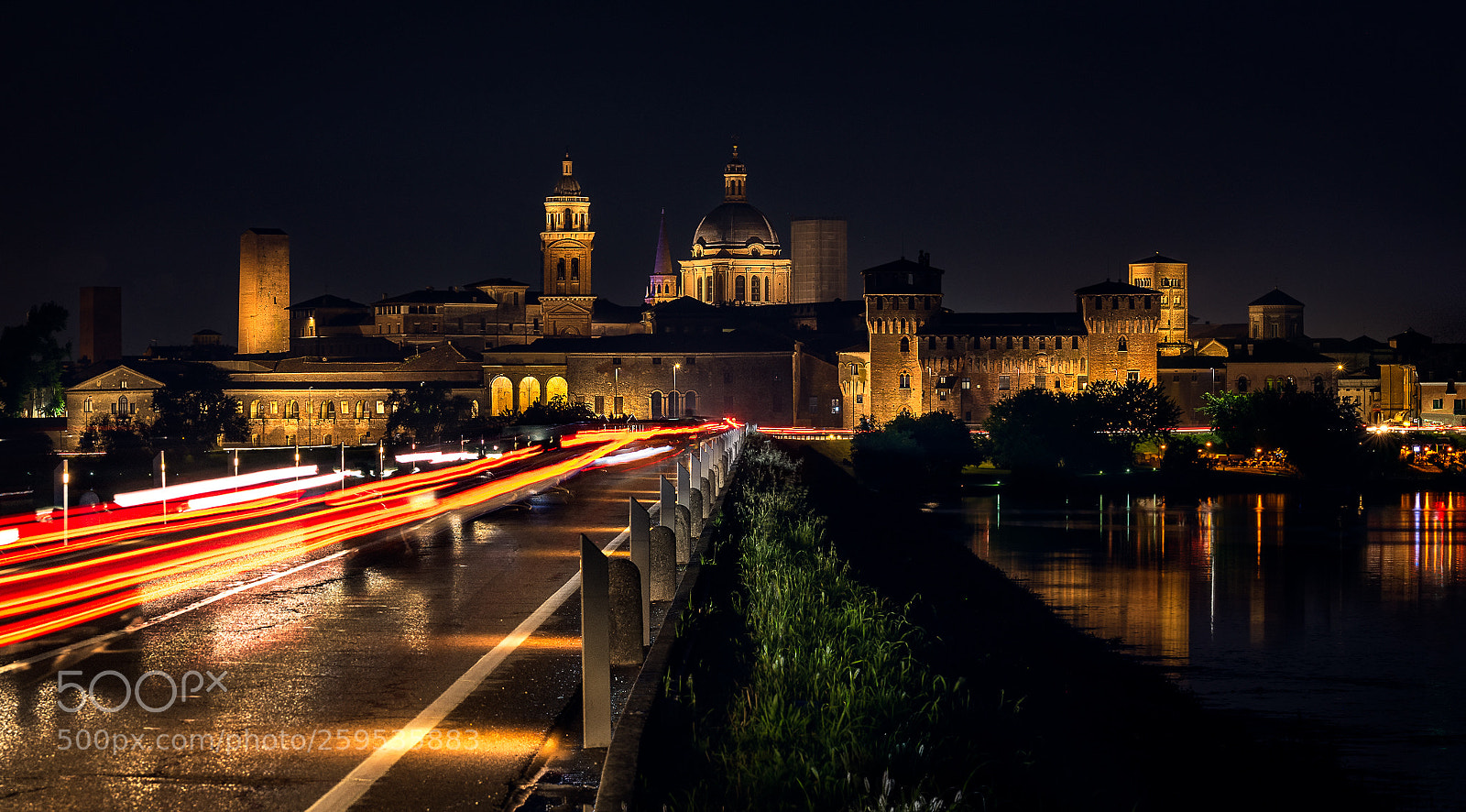 Sony a7 II sample photo. Mantua by night photography