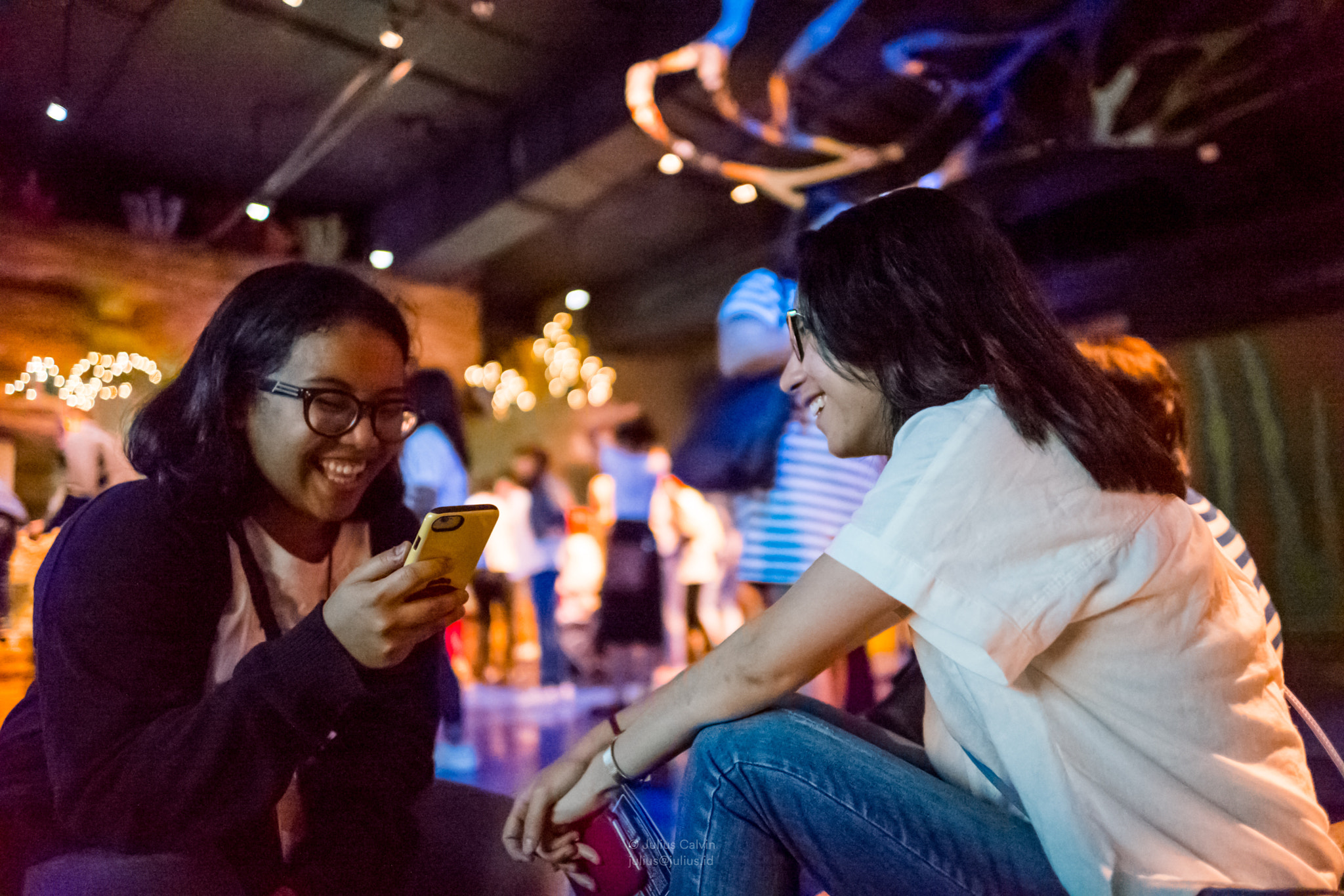Leica SL (Typ 601) sample photo. Gossip travels fast photography