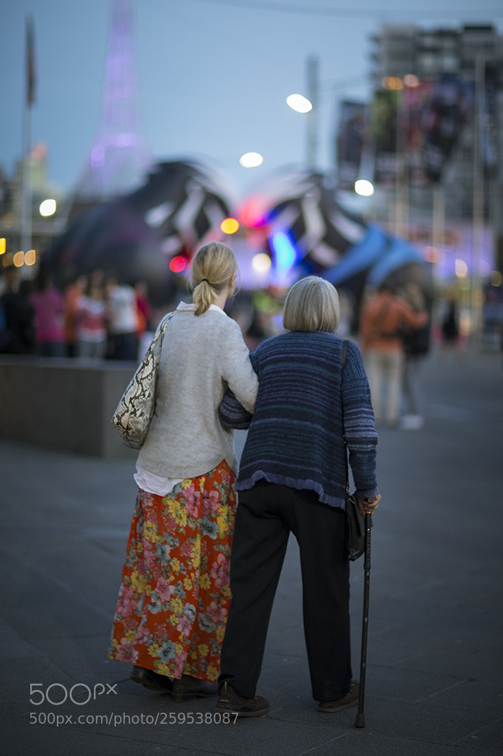 Canon EOS-1D X sample photo. Shooting strangers photography