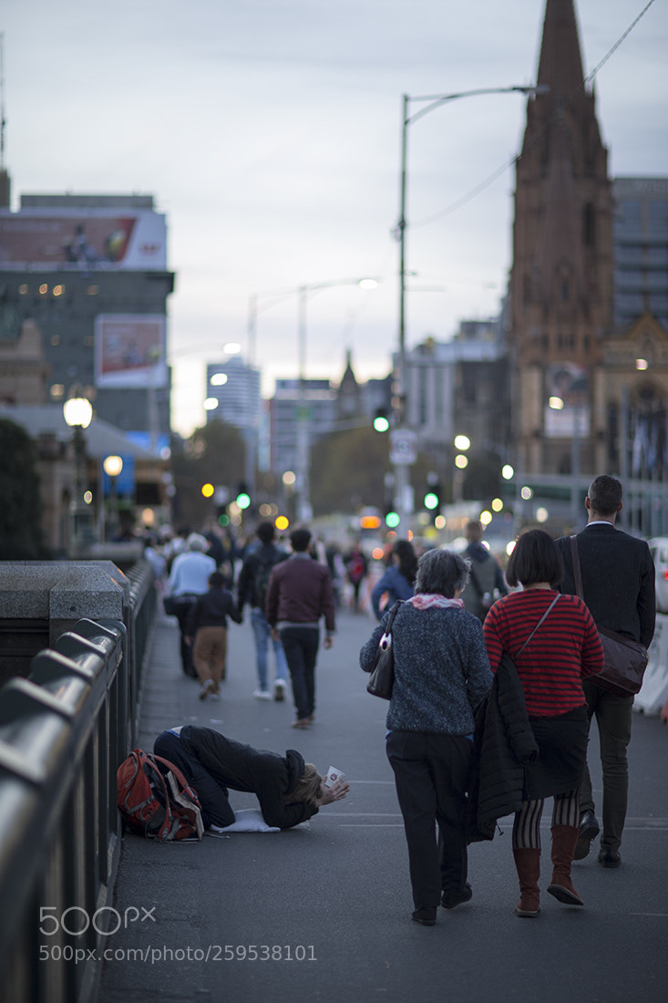 Canon EOS-1D X sample photo. Shooting strangers photography