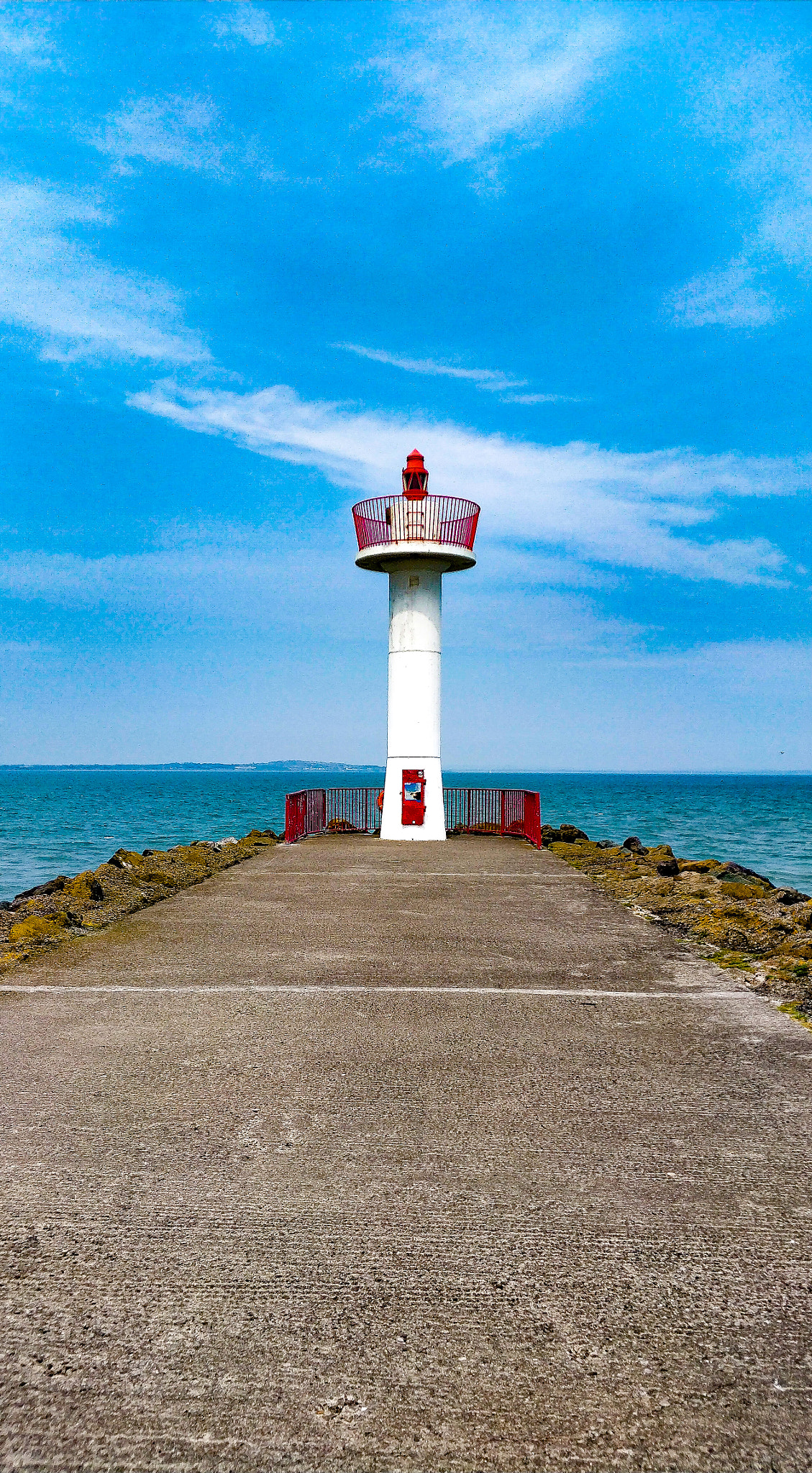 OnePlus 5T sample photo. Howth pier photography