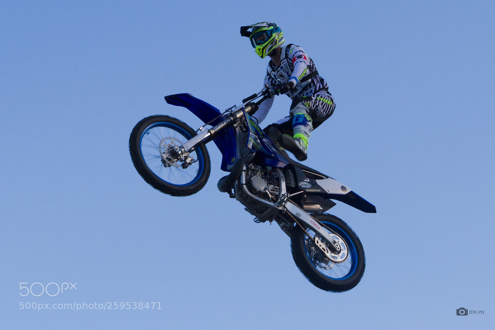 Canon EOS 7D sample photo. Stunt 2 photography