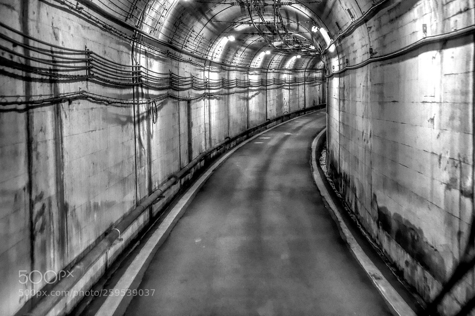 Canon EOS 6D Mark II sample photo. The tunnel2 photography