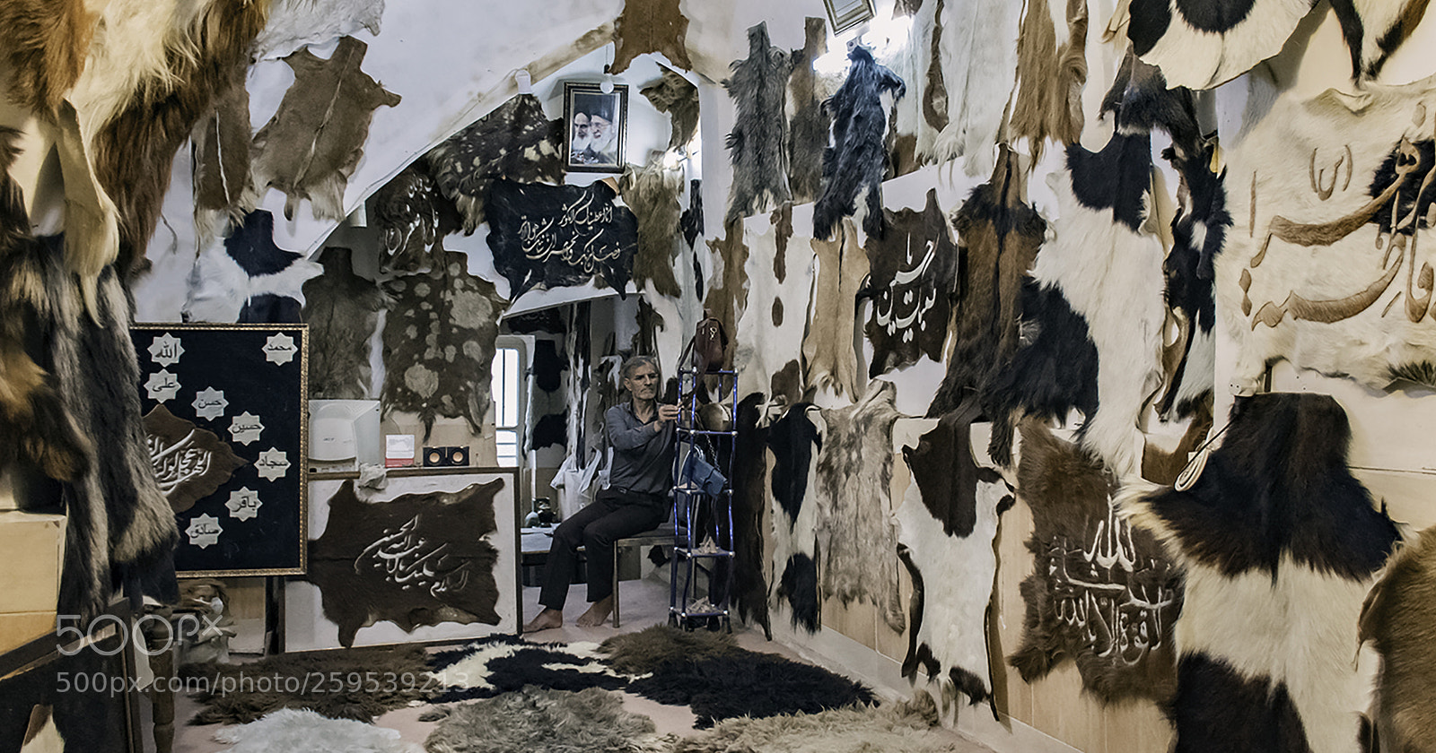 Nikon D7200 sample photo. Leather artwork gallery photography