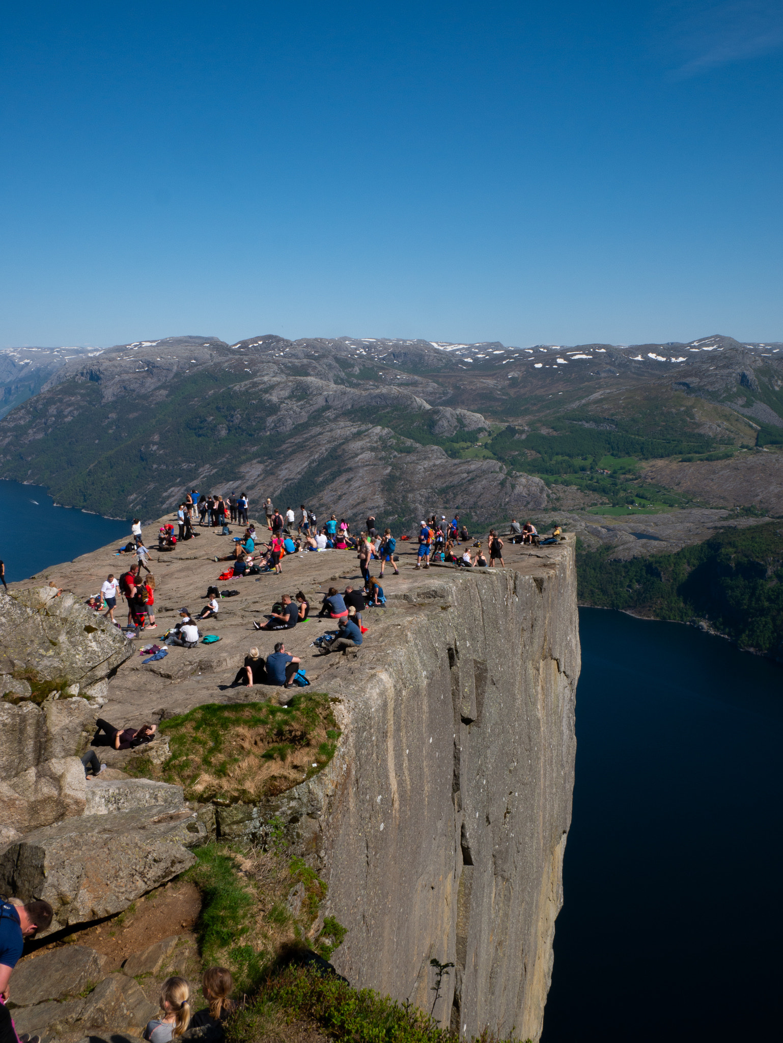 Panasonic Lumix DMC-G85 (Lumix DMC-G80) sample photo. Pulpit rock norway photography