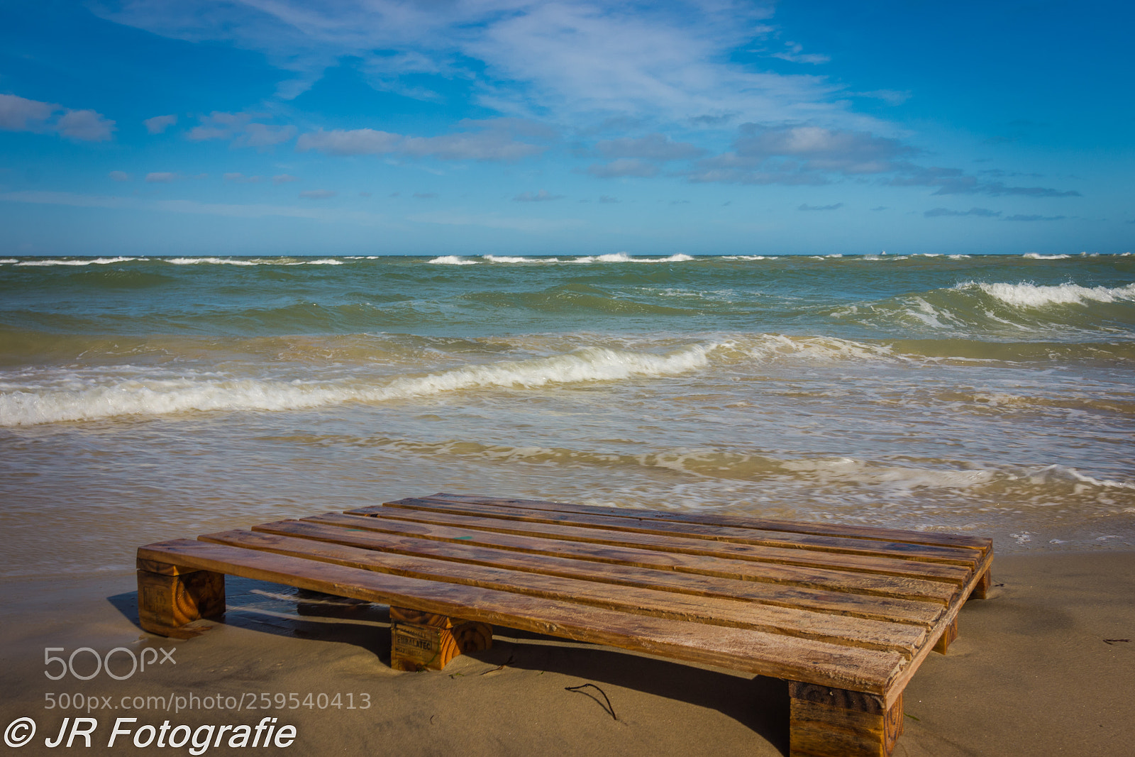 Canon EOS 600D (Rebel EOS T3i / EOS Kiss X5) sample photo. Washed-up pallet photography