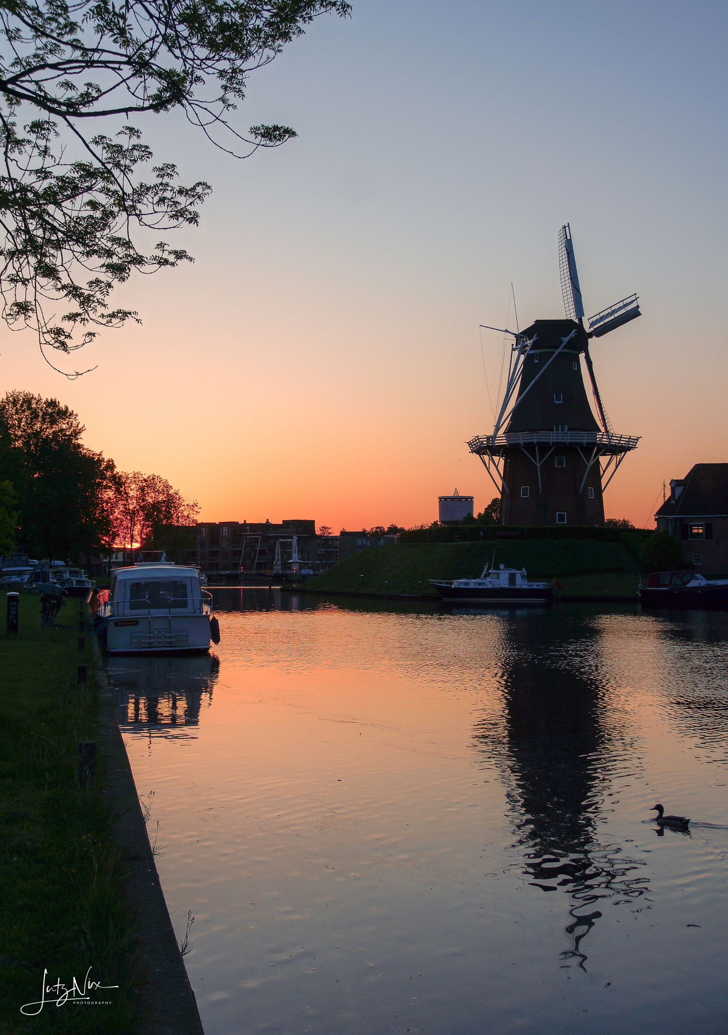 Sony SLT-A65 (SLT-A65V) sample photo. Blue hour in dokkum photography