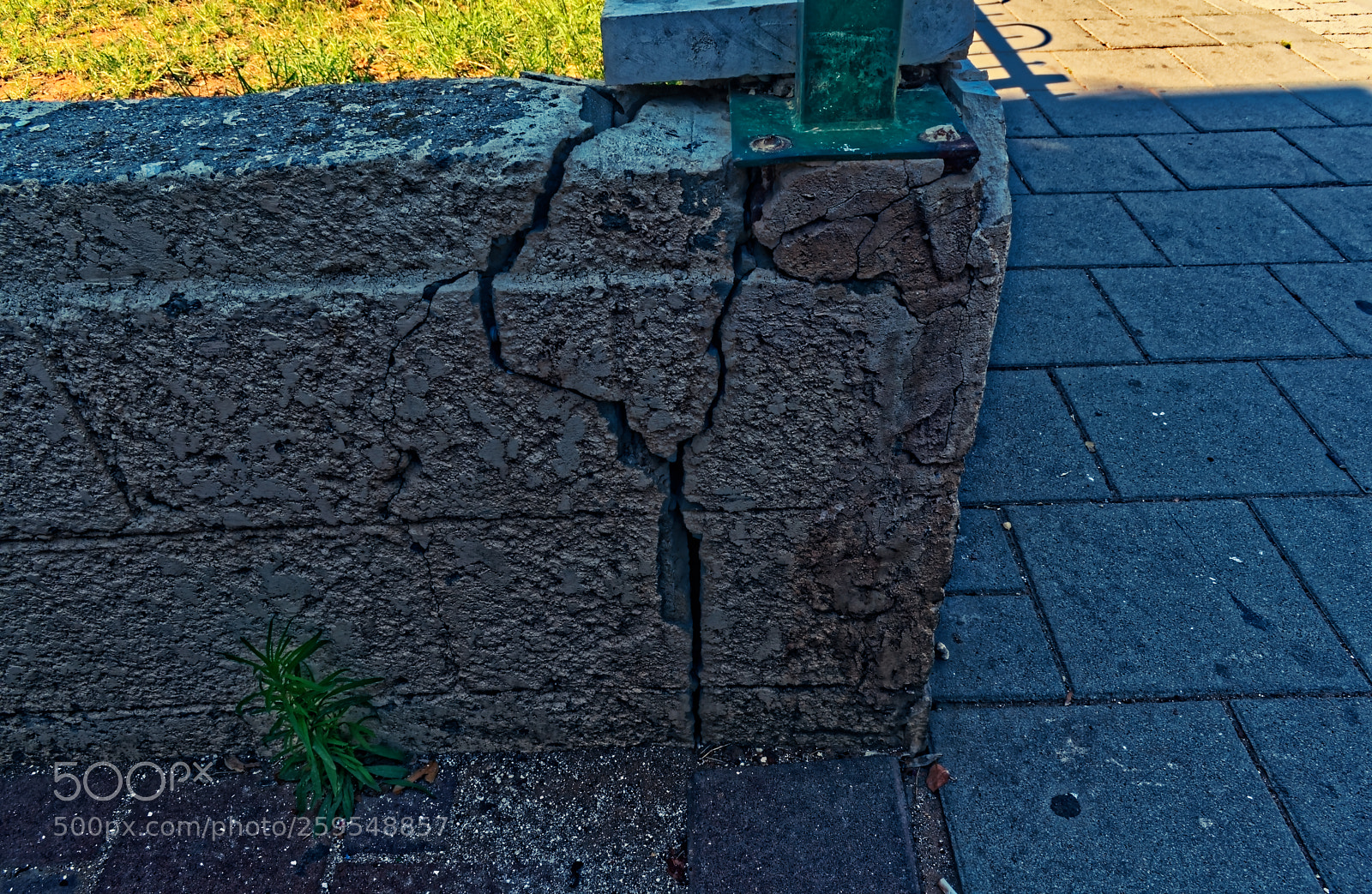 Nikon D5300 sample photo. Cracked wall photo in photography