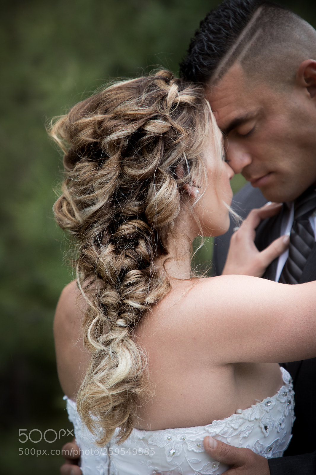 Canon EOS 6D Mark II sample photo. Bridal hair nancy closeup photography