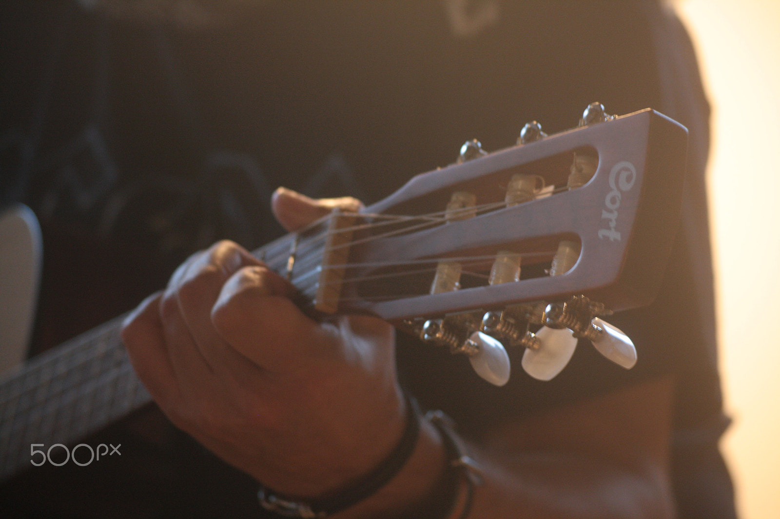 Sigma 55-200mm f/4-5.6 DC sample photo. Guitarist photography