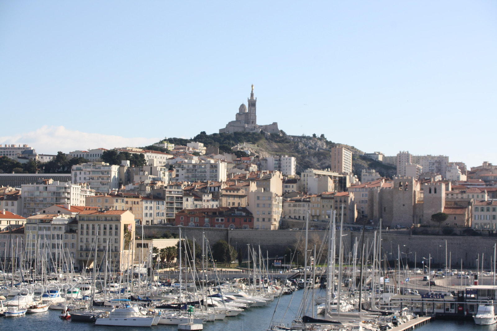 Sigma 18-50mm f/3.5-5.6 DC sample photo. Vieux port et bonne-mère photography