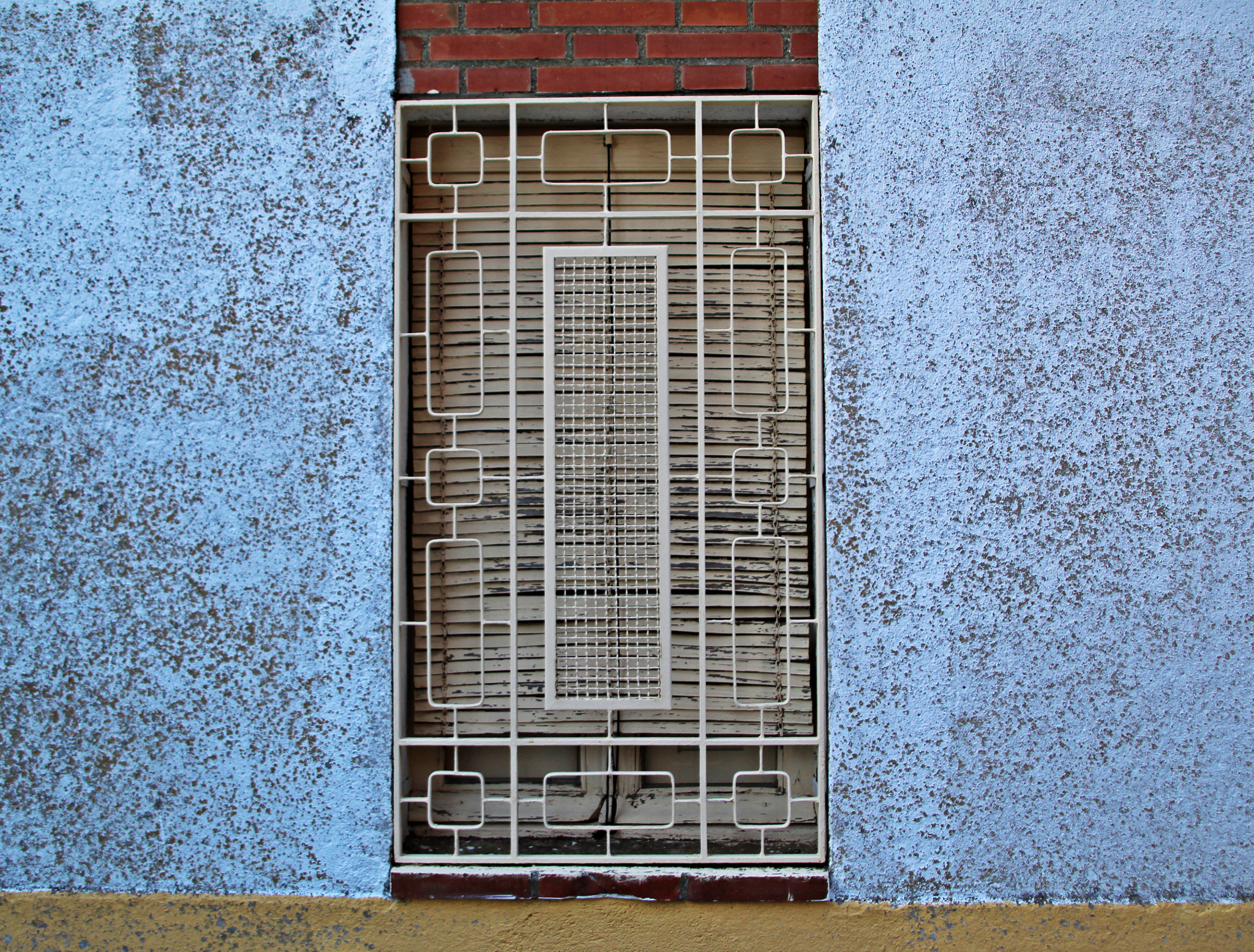 Canon TS-E 90mm F2.8 Tilt-Shift sample photo. Ventana de tonos claros photography