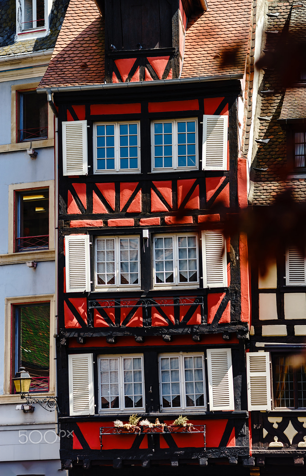 Sony a99 II sample photo. Old beautiful windows in historical center of colmar, alsacien s photography