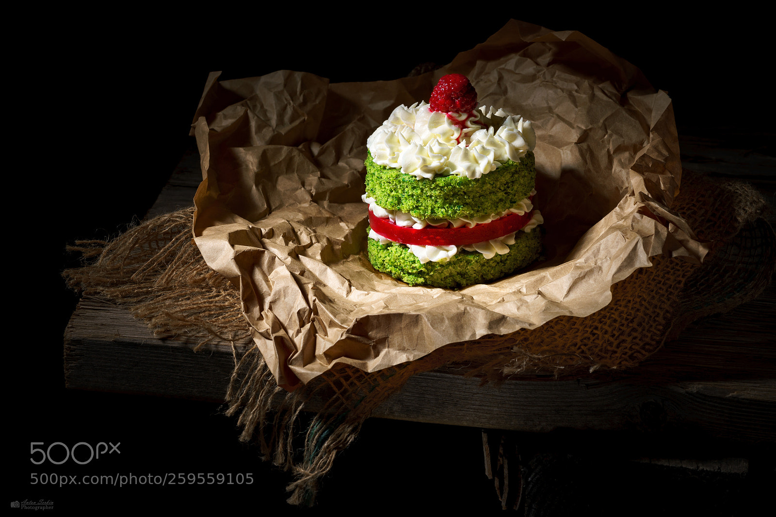 Sony a7R II sample photo. Spinach and raspberry cake photography