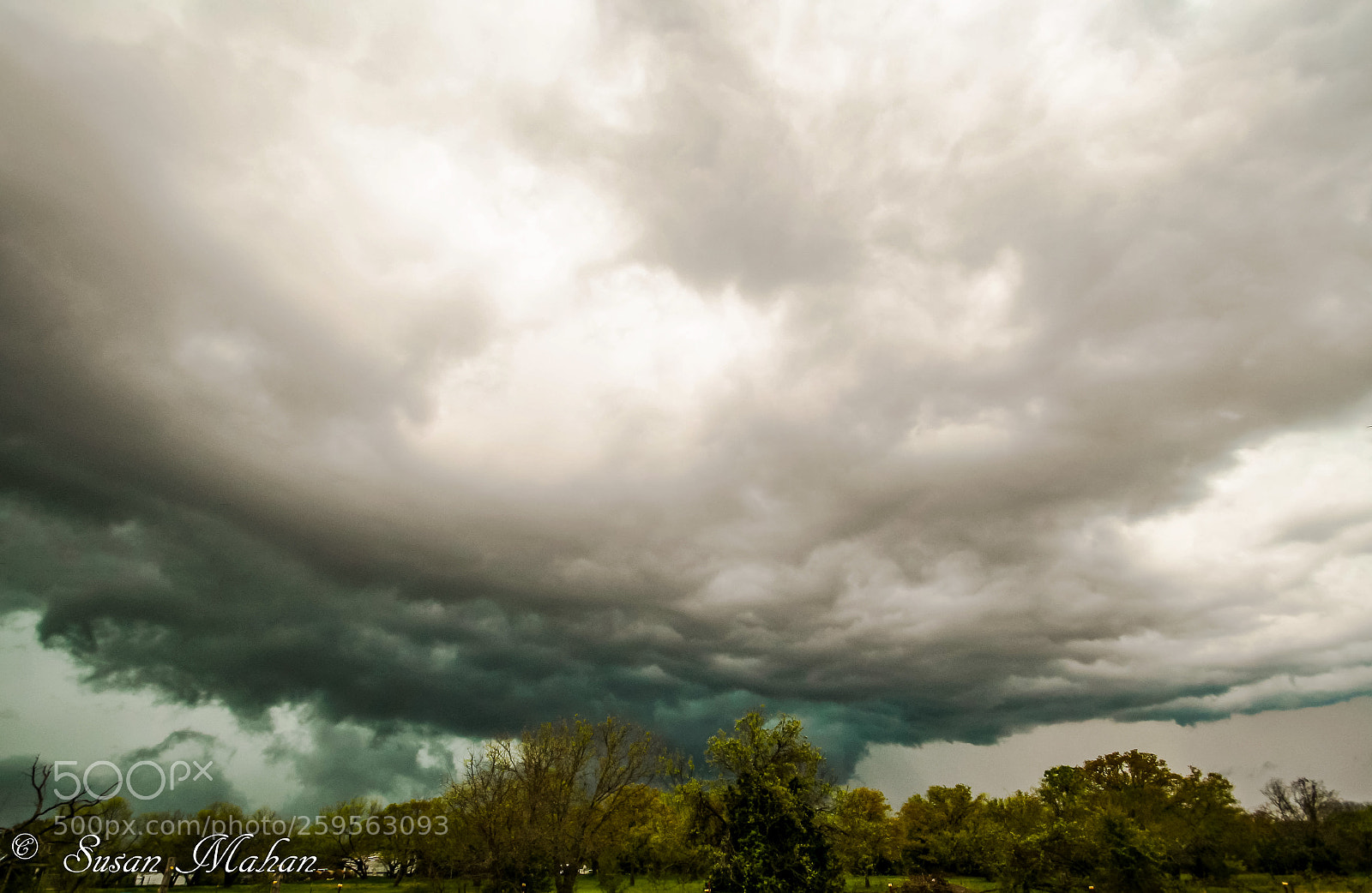 Canon EOS 100D (EOS Rebel SL1 / EOS Kiss X7) sample photo. Funnel cloud photography