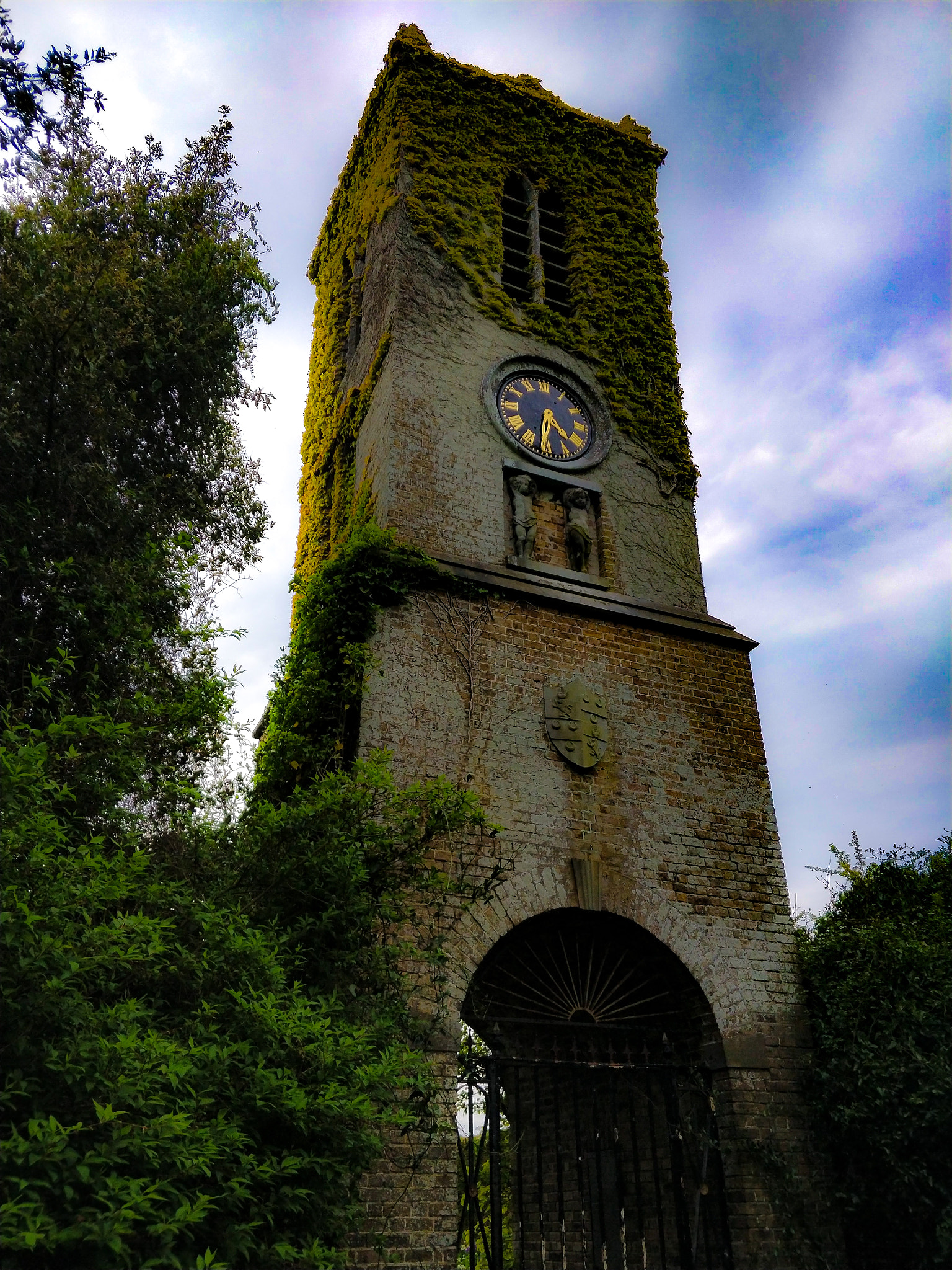 OnePlus 5T sample photo. Tower gate in st. ann's park photography