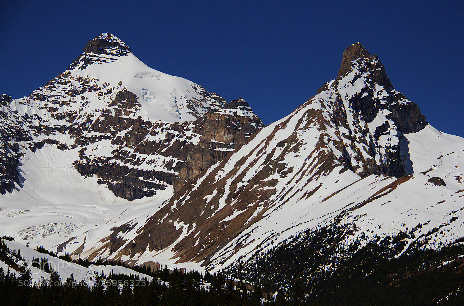 Canon EF-S 18-200mm F3.5-5.6 IS sample photo. Two peaks photography
