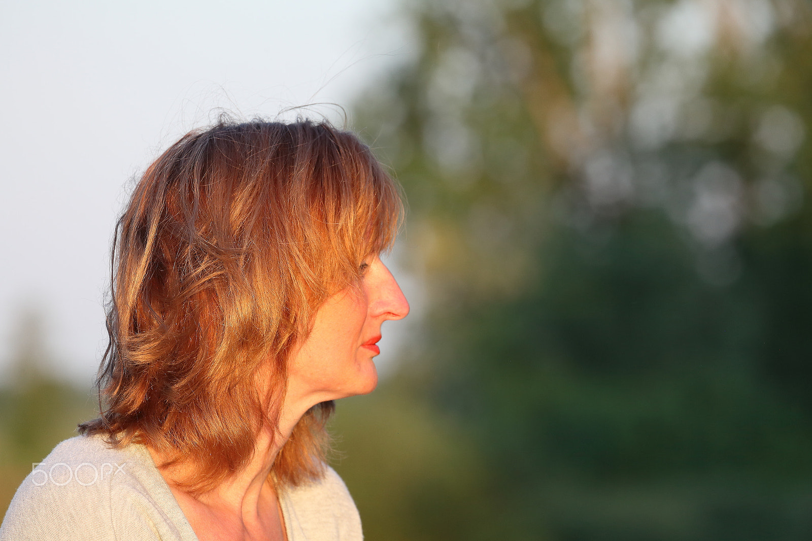 Canon EOS 5D Mark II + Canon EF 70-300mm F4-5.6L IS USM sample photo. Christiane enjoing the evening sun photography