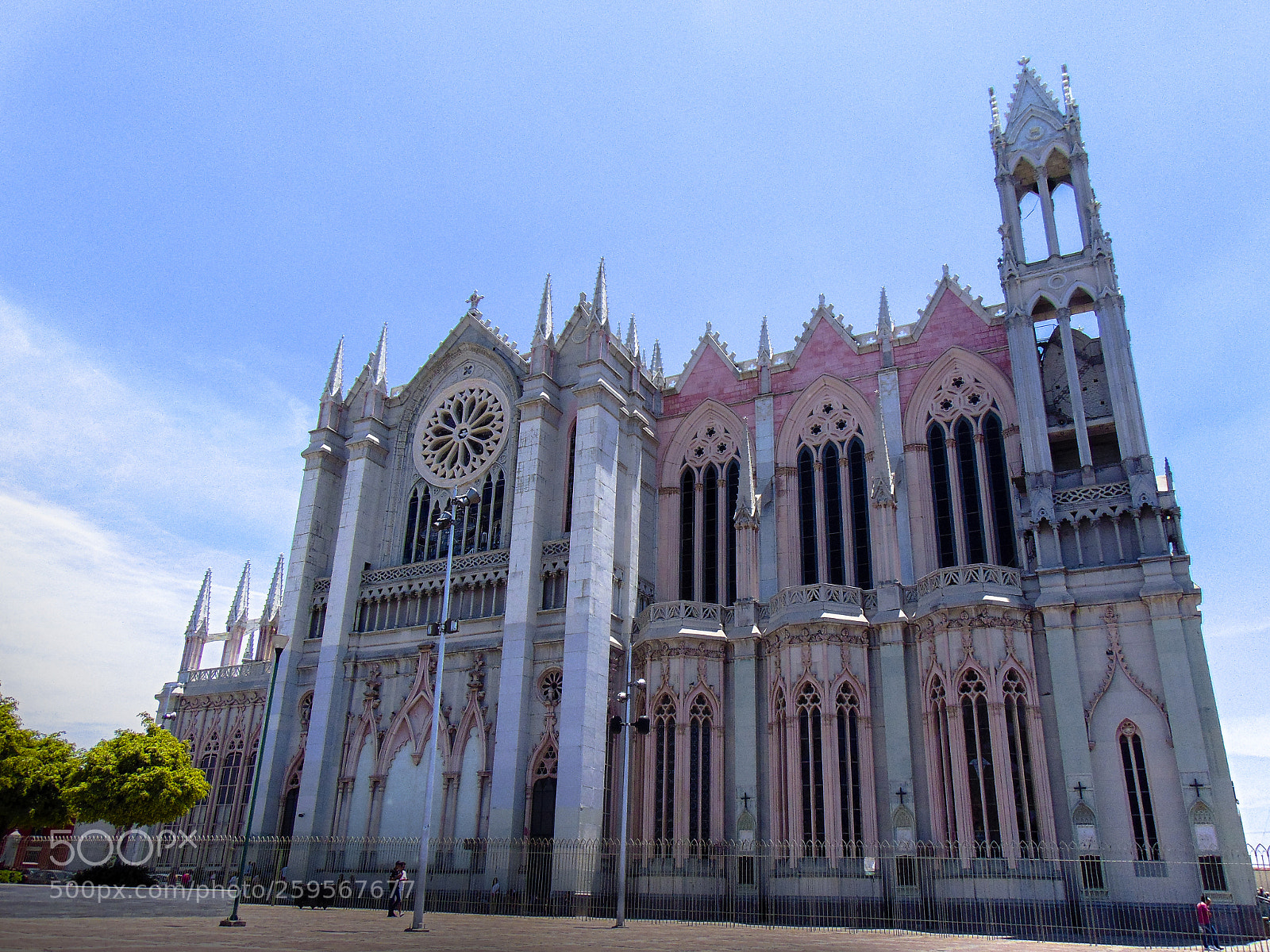 Sony Cyber-shot DSC-H300 sample photo. El expiatorio photography